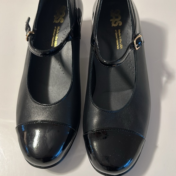 Isabel Mary Jane heel black patent leather 8 1/2 ww - Picture 4 of 6